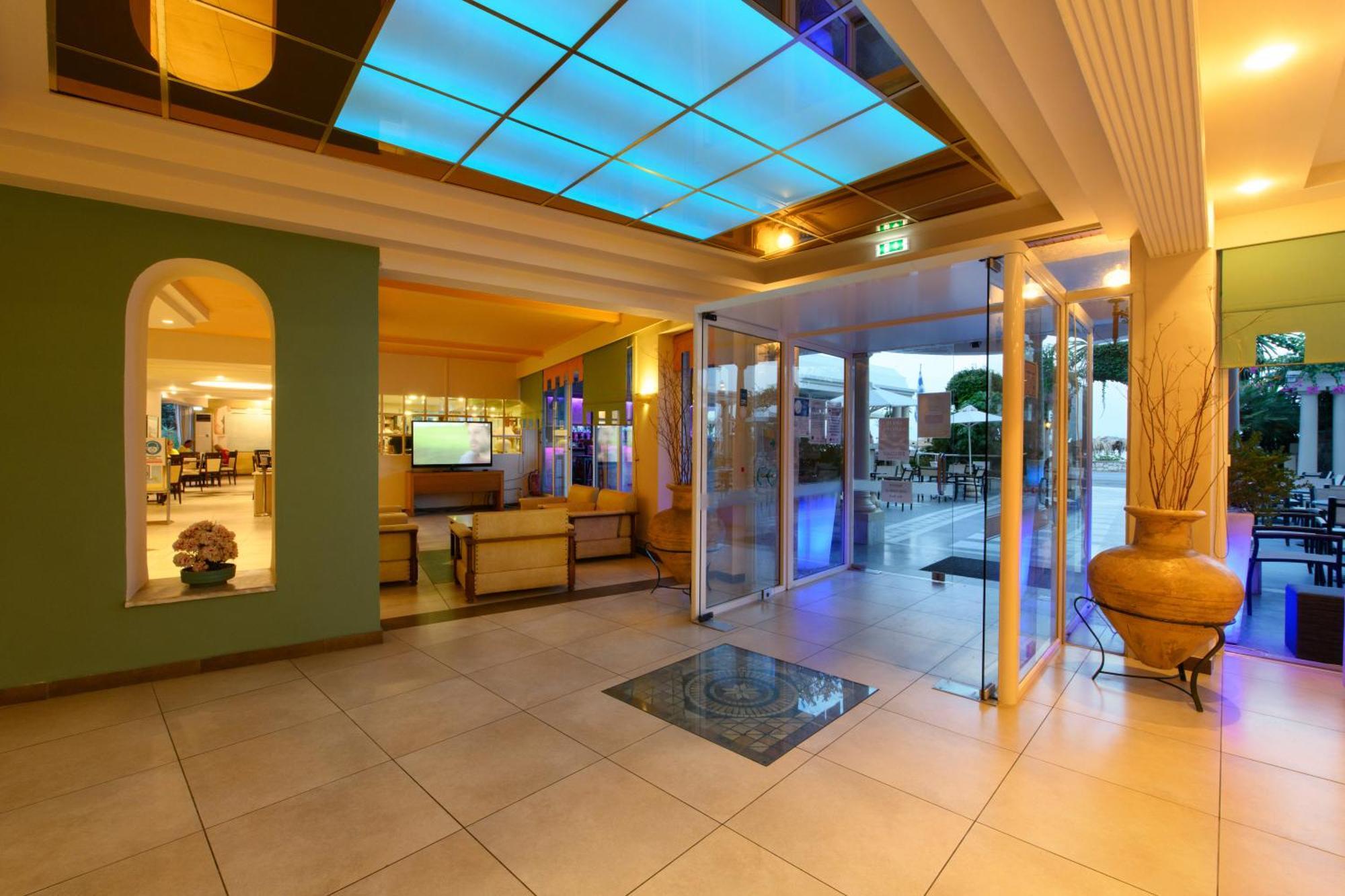 Potamaki Beach Hotel Benitses  Exterior photo