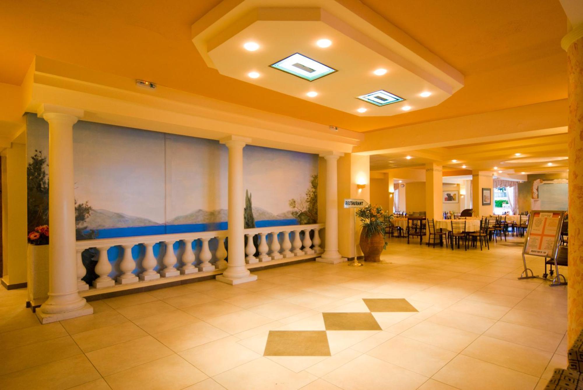 Potamaki Beach Hotel Benitses  Exterior photo